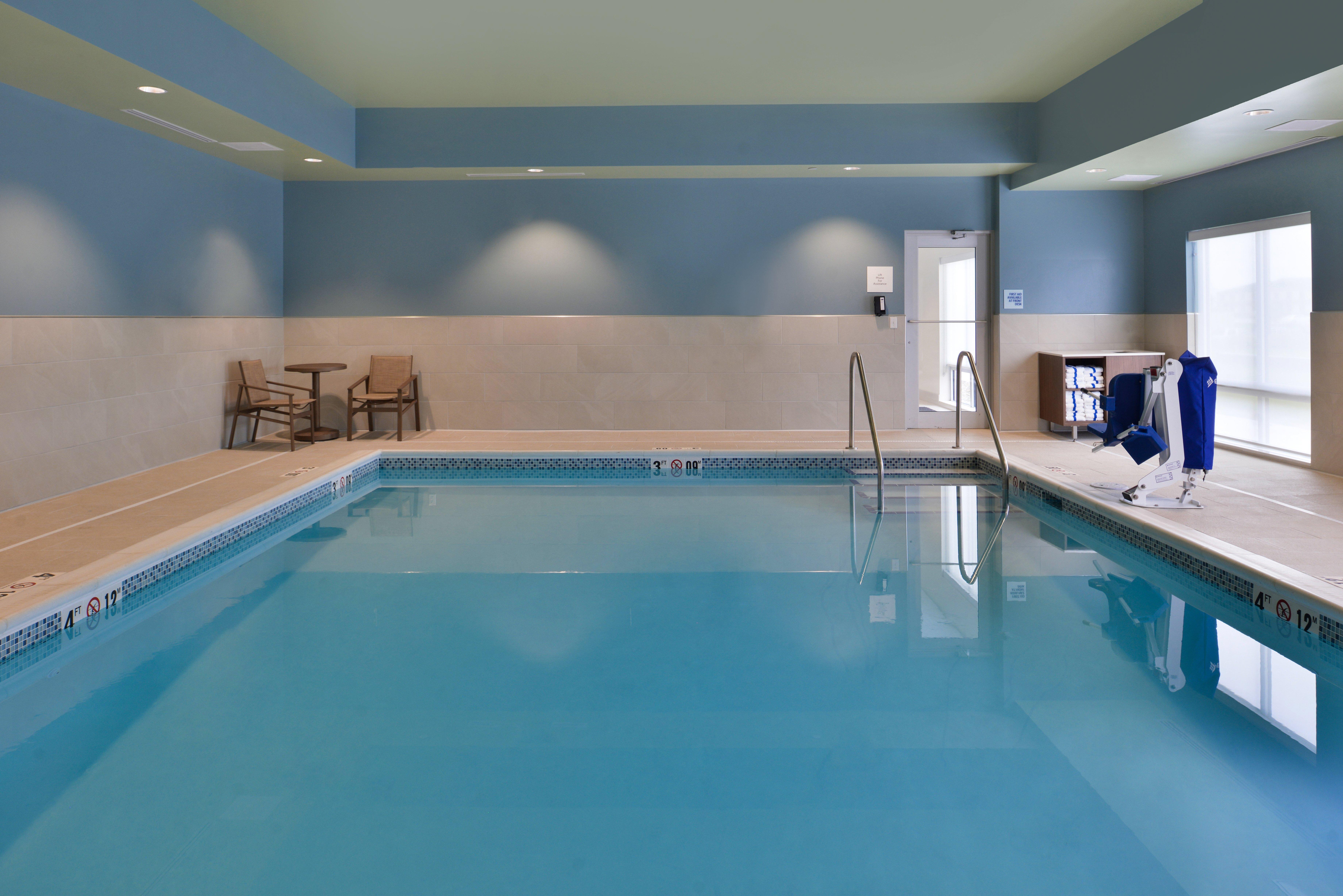 Holiday Inn Express & Suites - Marshalltown By Ihg Экстерьер фото