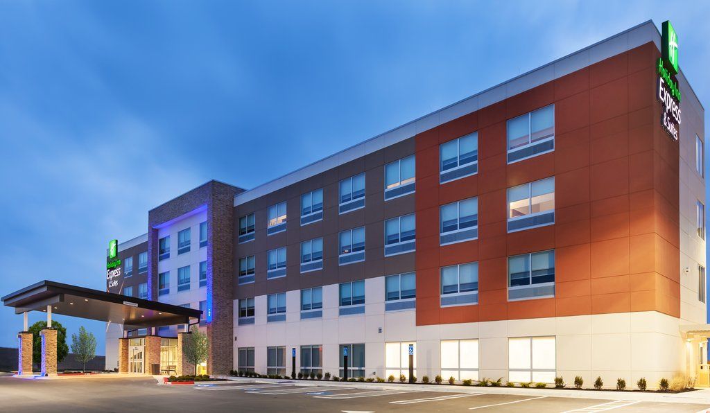 Holiday Inn Express & Suites - Marshalltown By Ihg Экстерьер фото